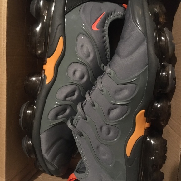 Vapormax plus - Picture 1 of 4